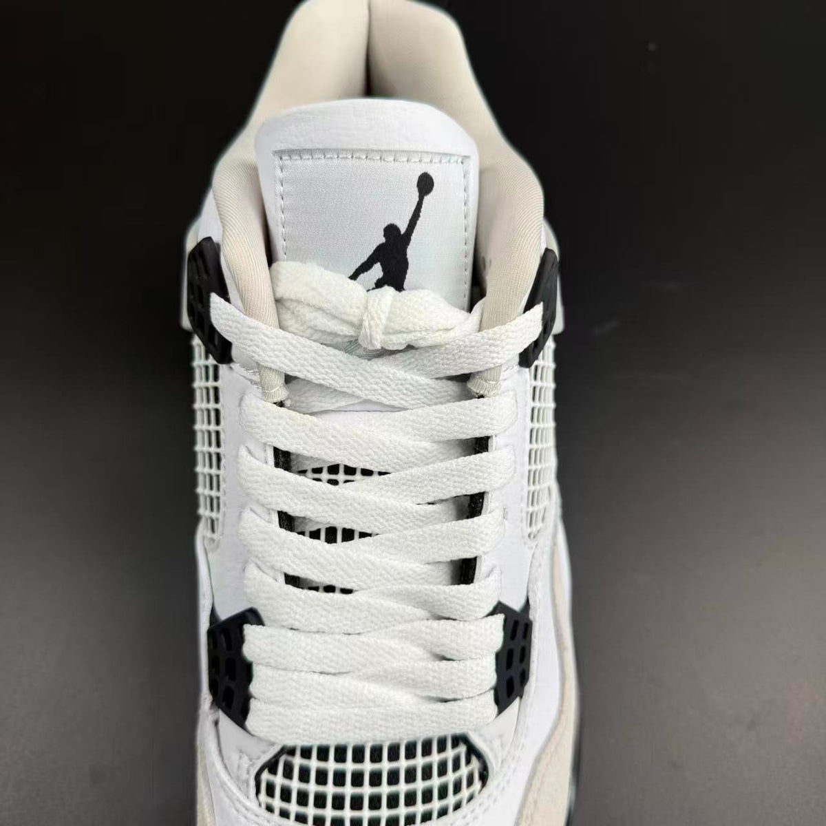 JORDAN 4