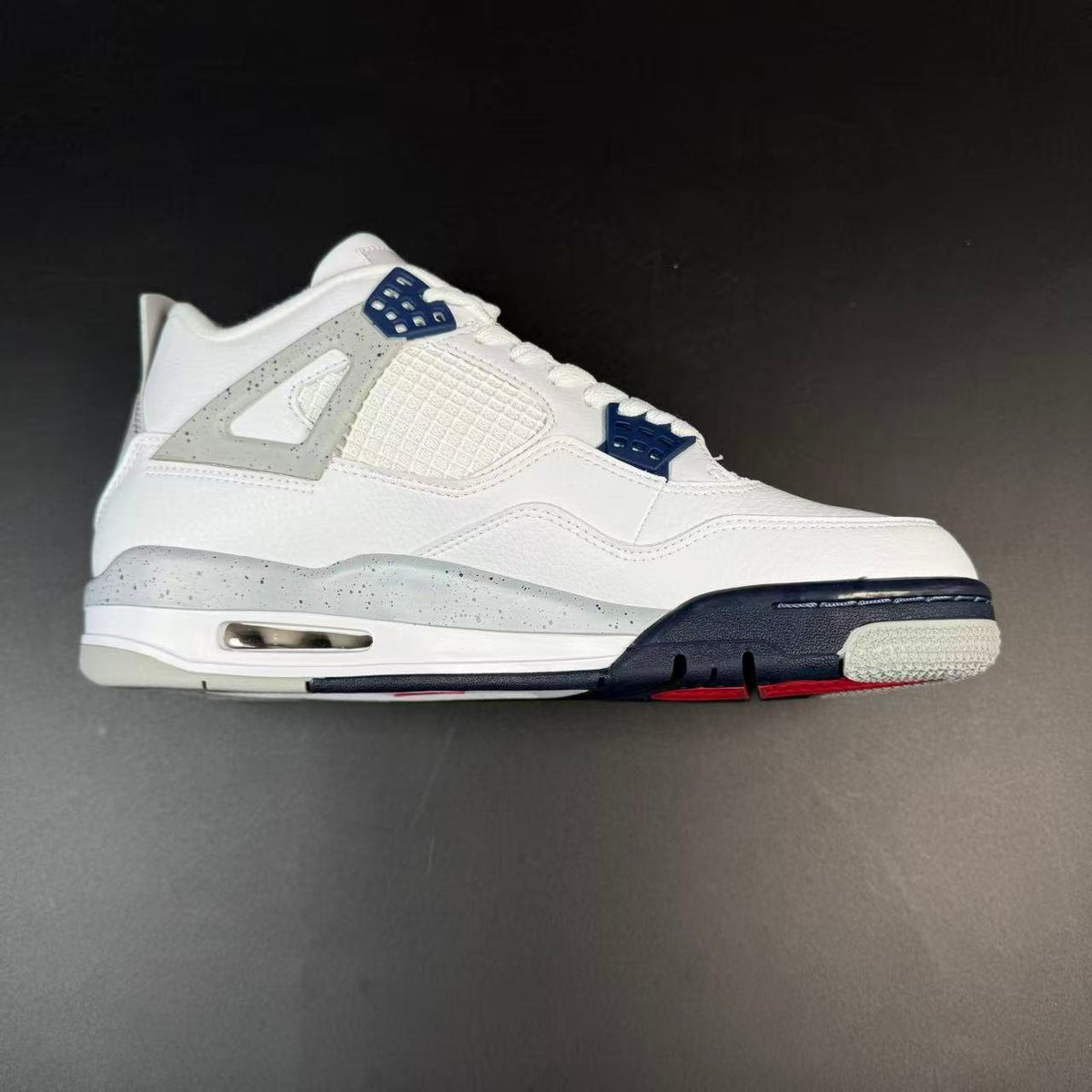 JORDAN 4
