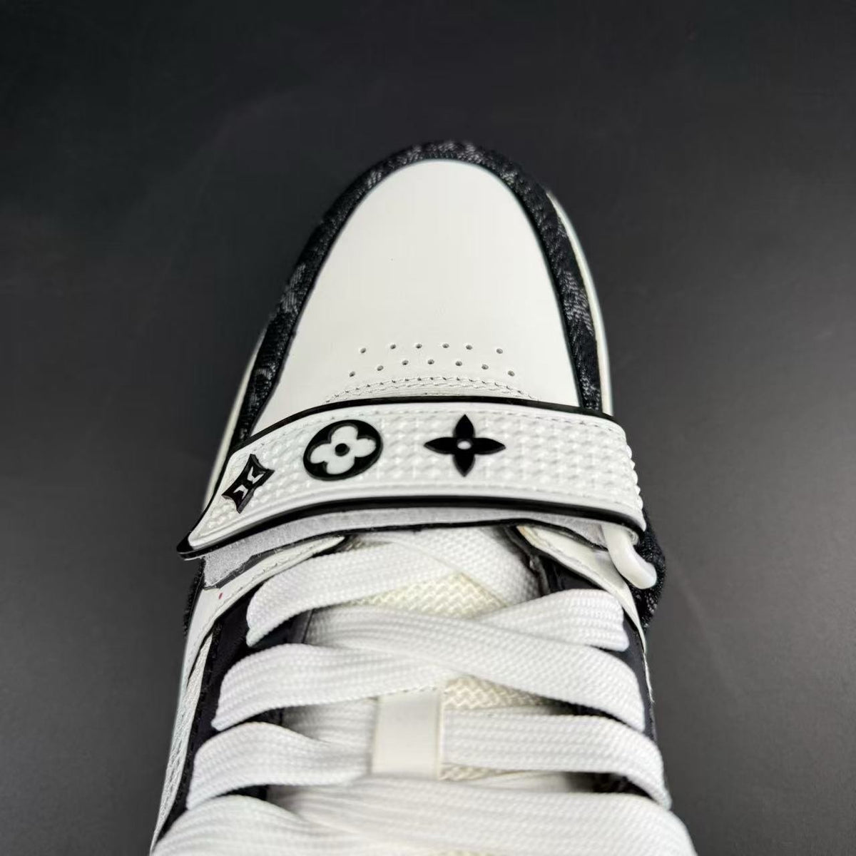 LV TRAINER