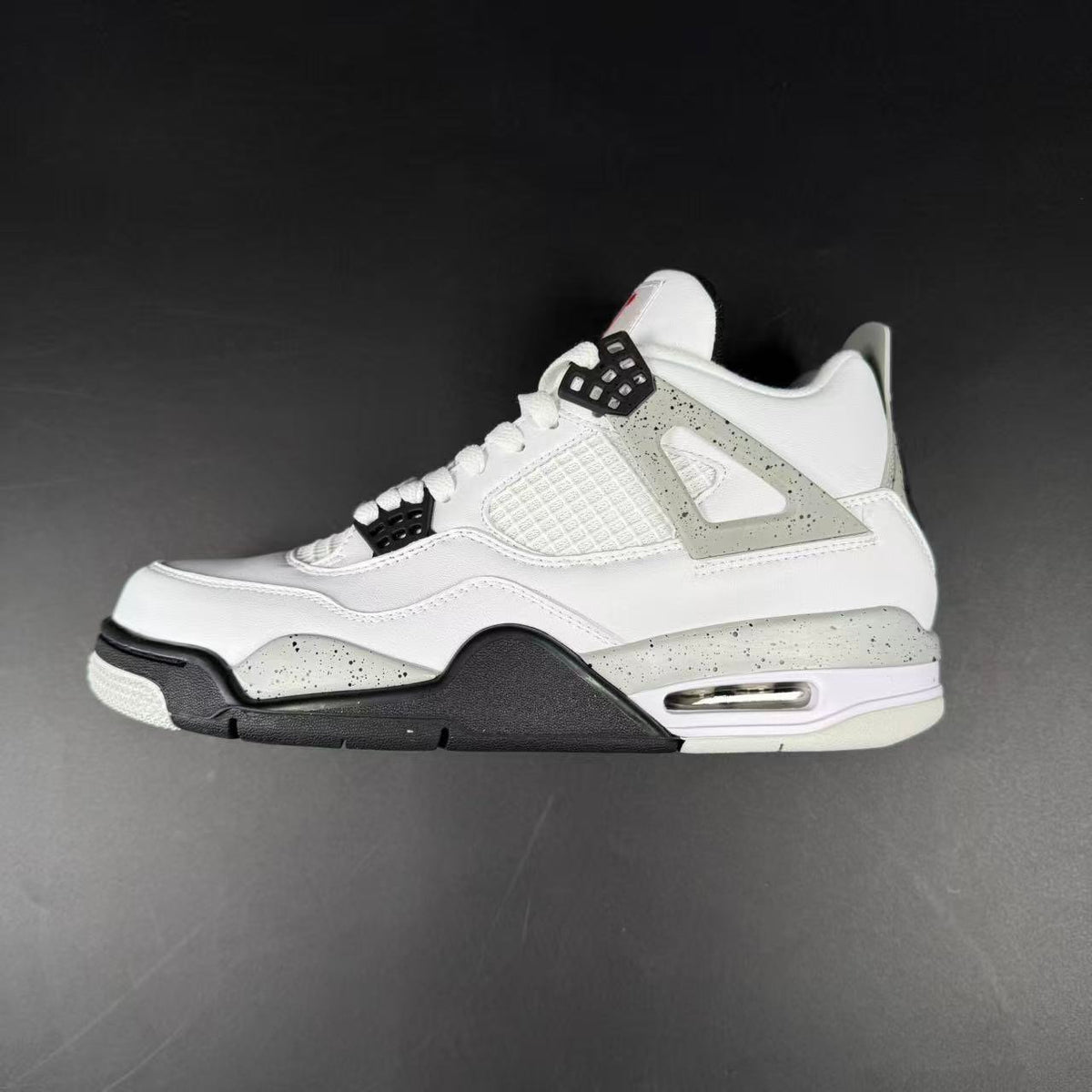 JORDAN 4