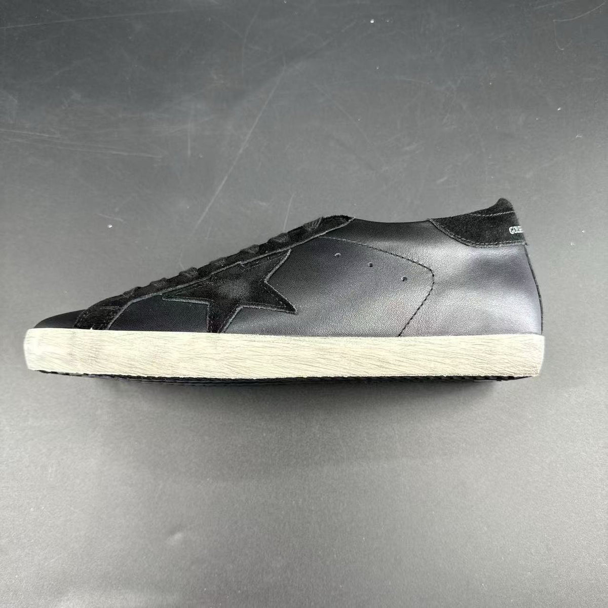 GOLDEN GOOSE