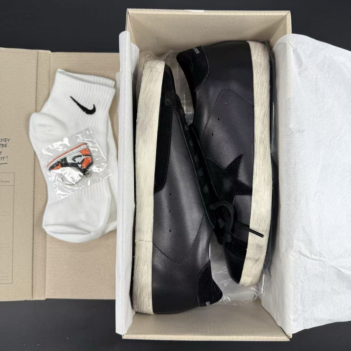 GOLDEN GOOSE