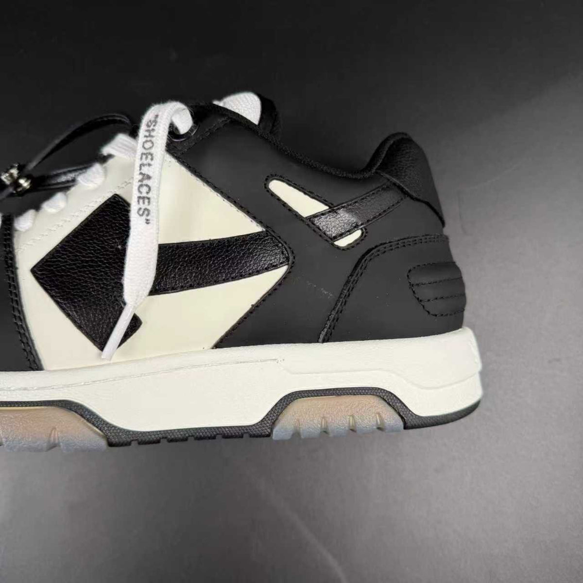 OFF-WHITE OUT OF OFFICE