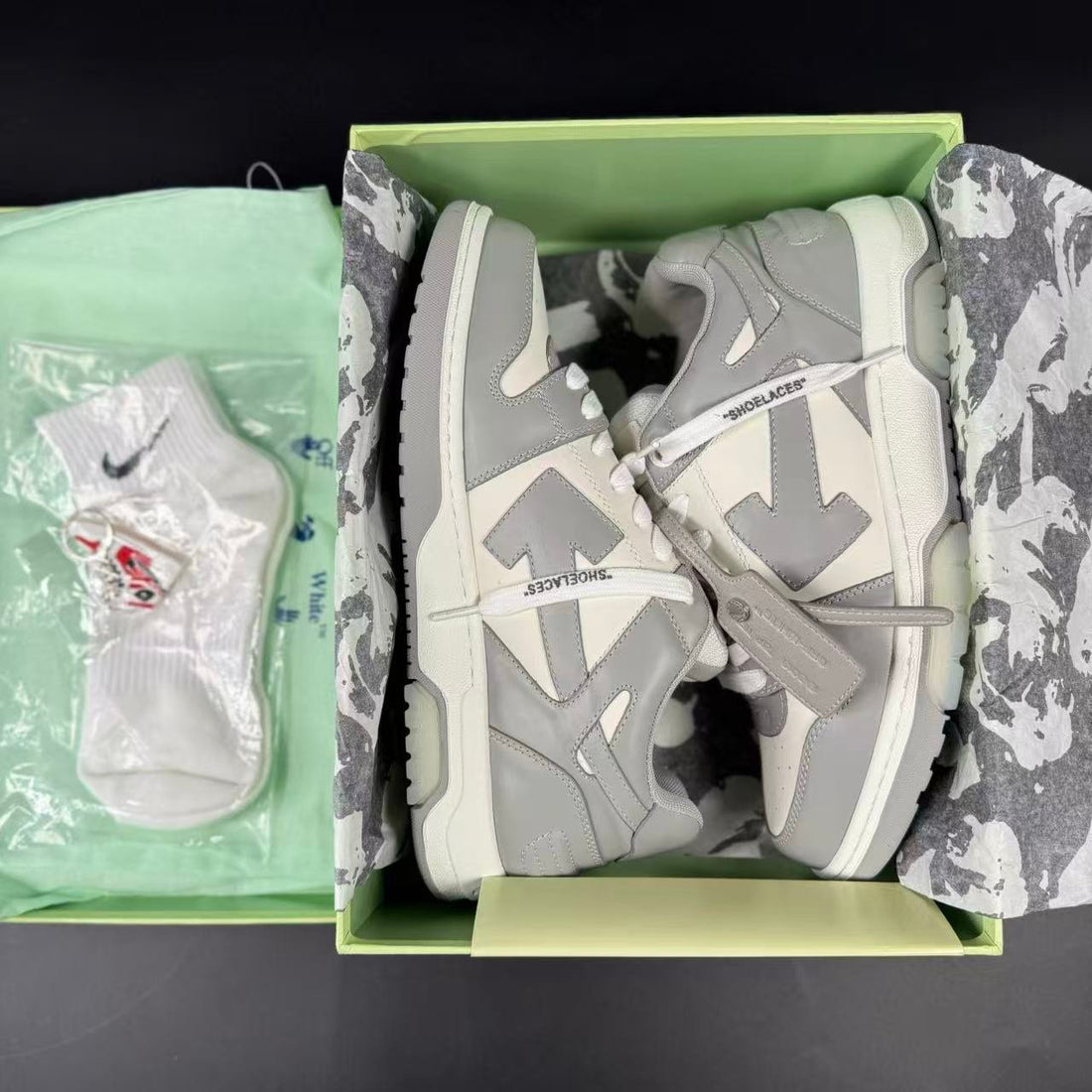 OFF-WHITE OUT OF OFFICE