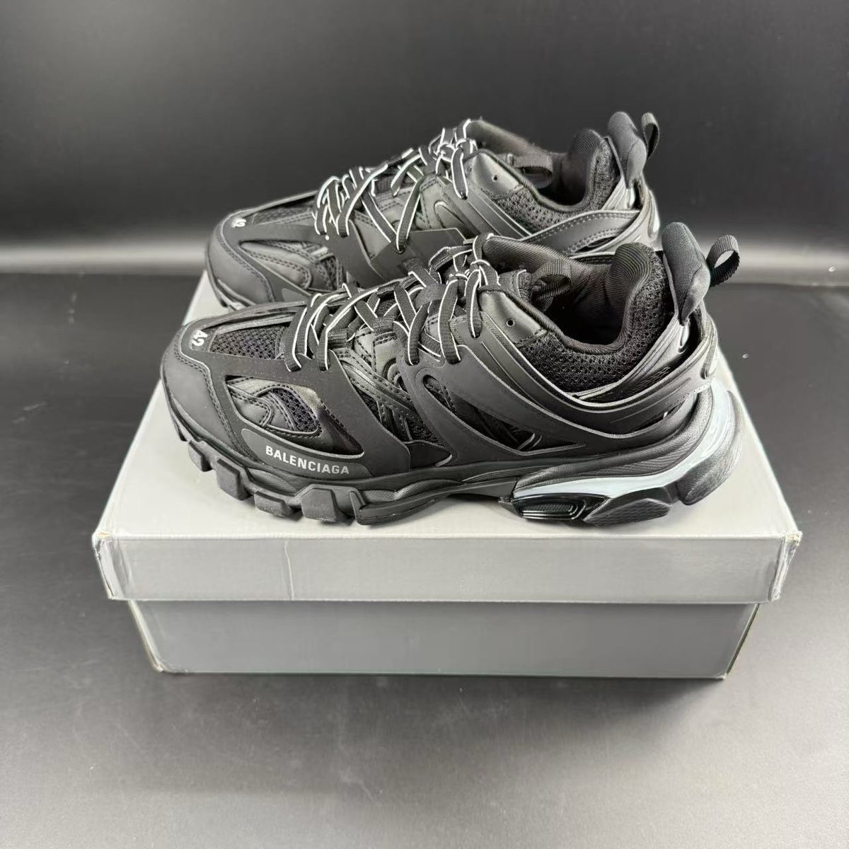 BALENCIAGA TRACK