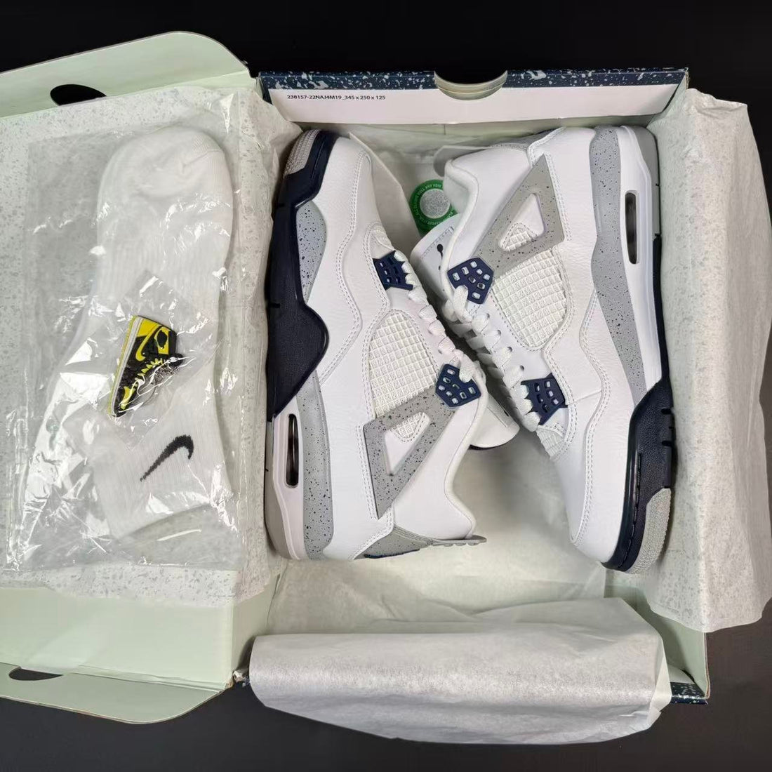 JORDAN 4