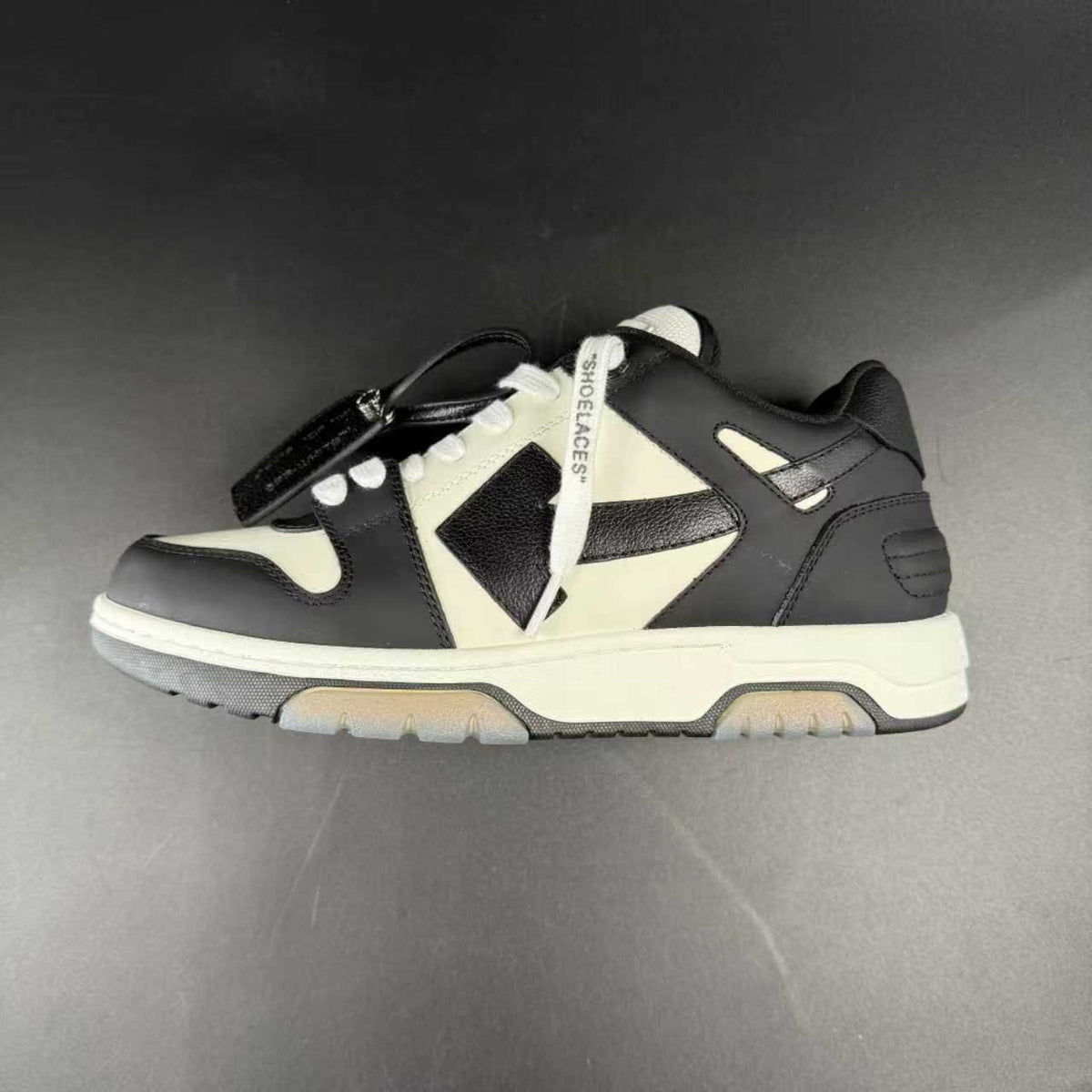 OFF-WHITE OUT OF OFFICE