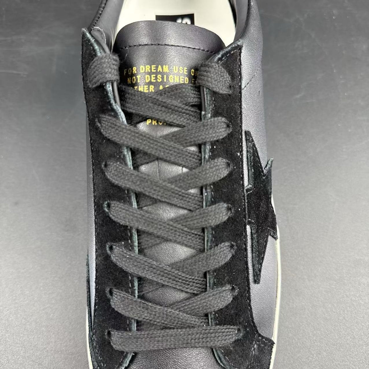 GOLDEN GOOSE