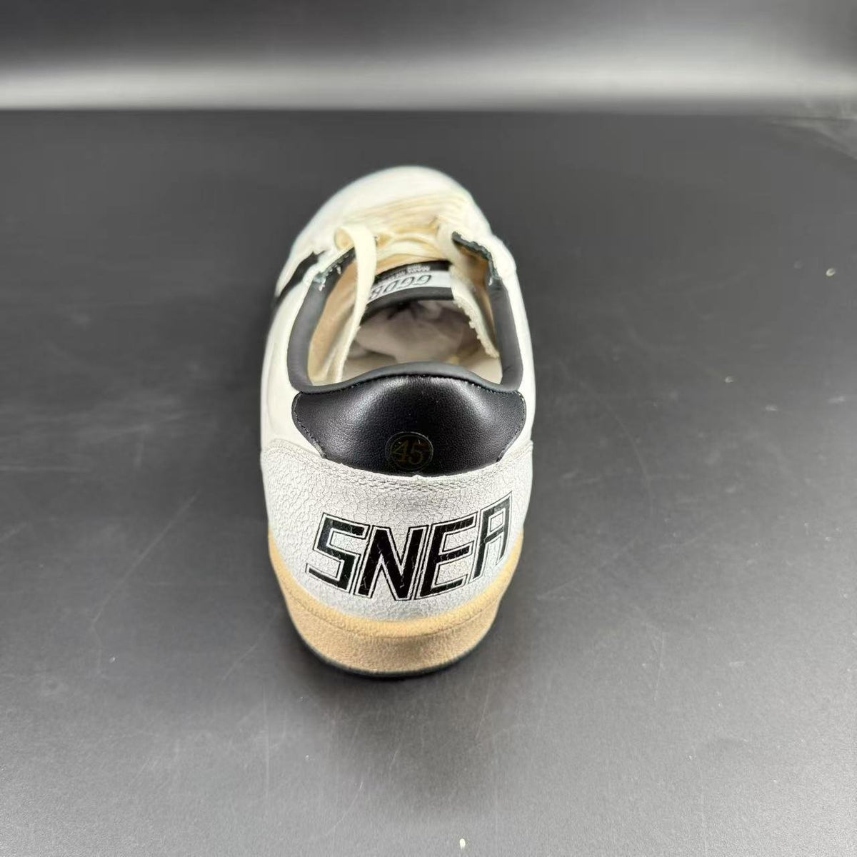 GOLDEN GOOSE
