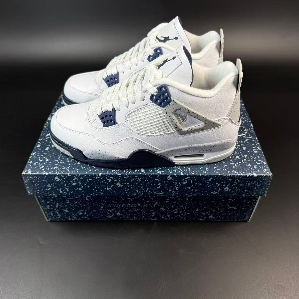 JORDAN 4
