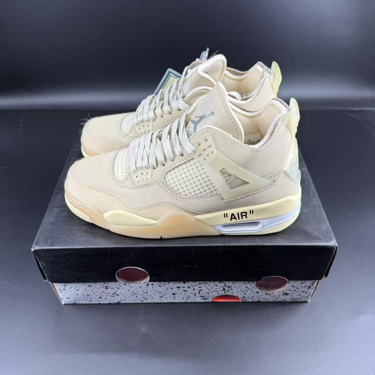 JORDAN 4