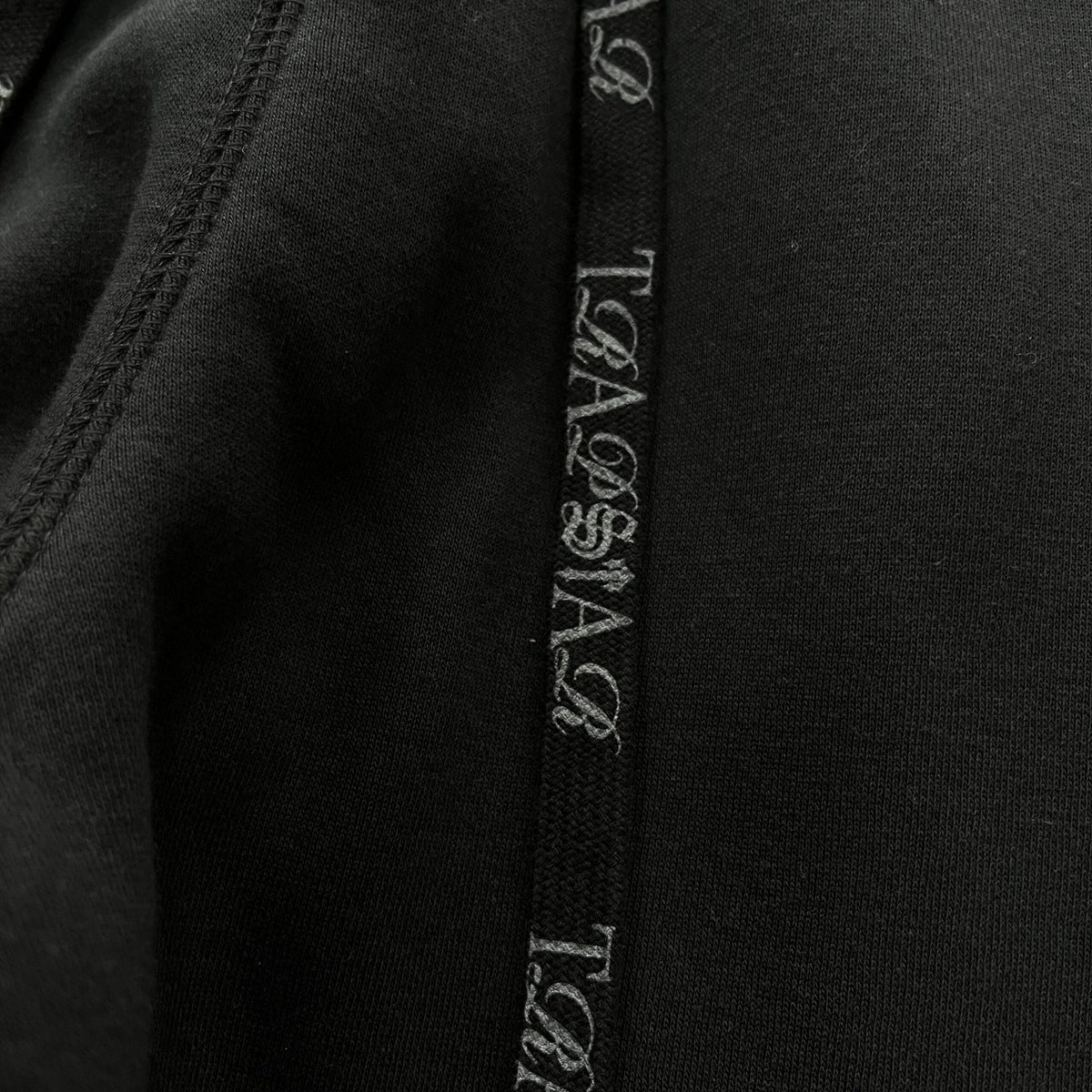 TUTA CON ZIP SCRIP