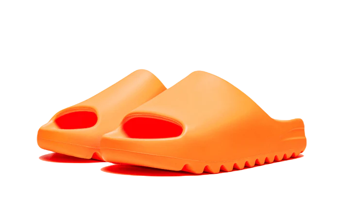 YEEZY SLIDE