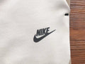 NK TECH FLEECE – MANDORLA MARRONE/BIANCO (completo)