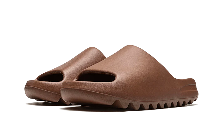 YEEZY SLIDE