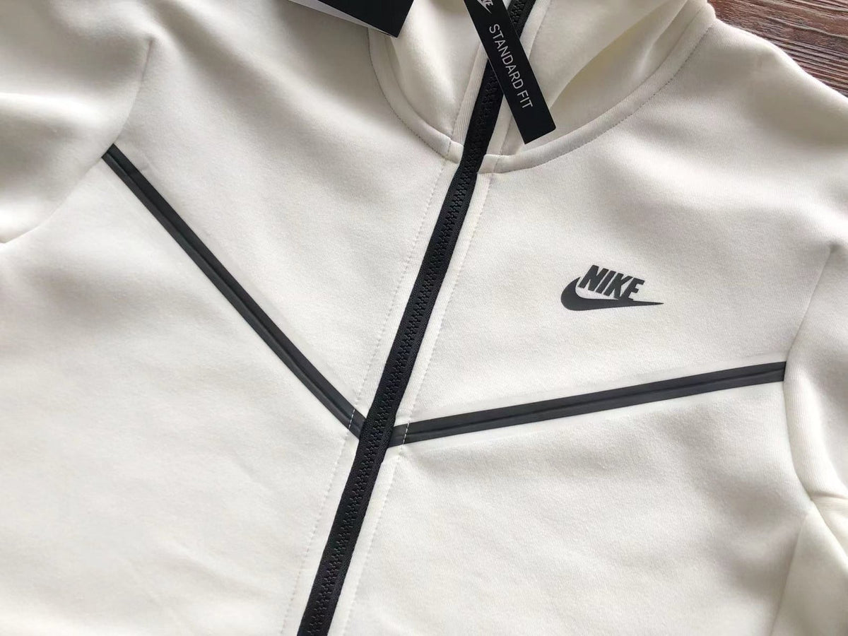NK TECH FLEECE – BIANCO (completo)