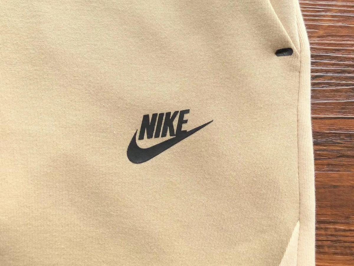 NK TECH FLEECE – BEIGE (completo)