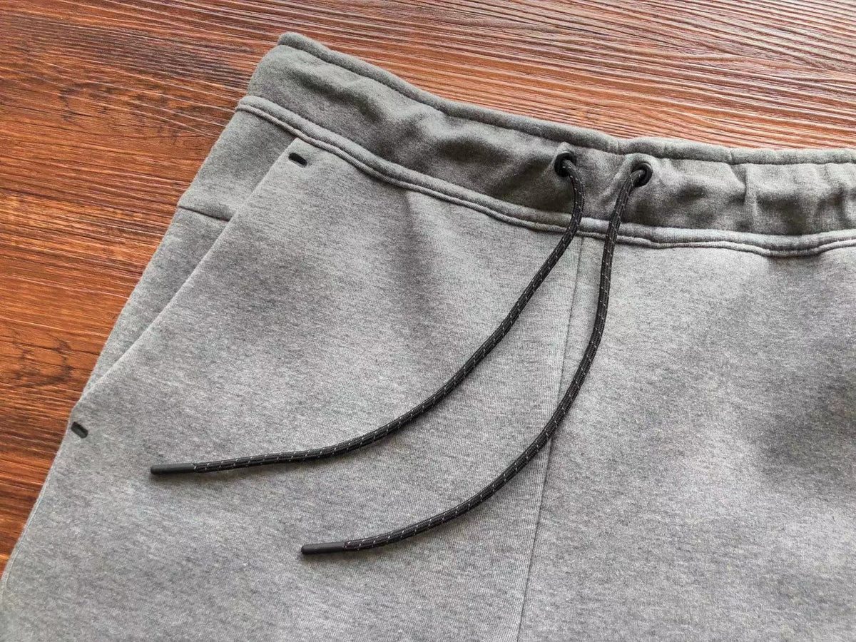 NK TECH FLEECE – GRIGIO/NERO/BIANCO (completo)