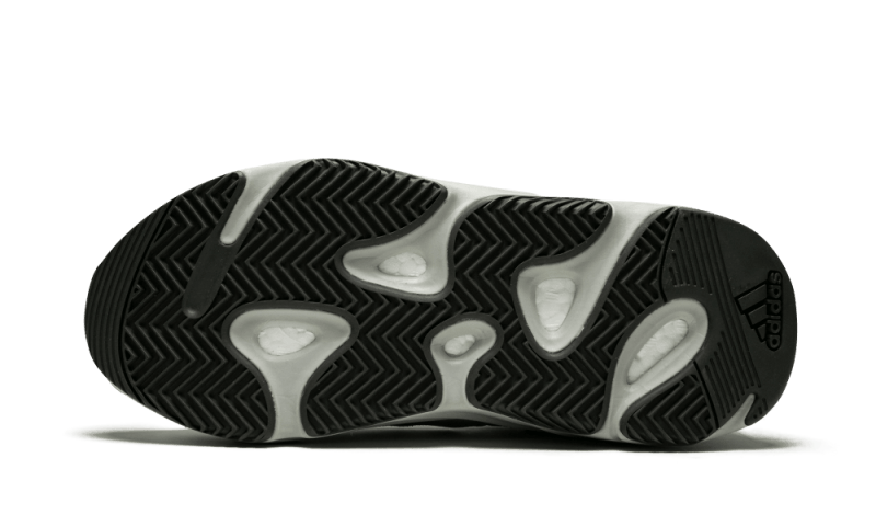 YEEZY 700