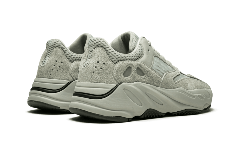 YEEZY 700